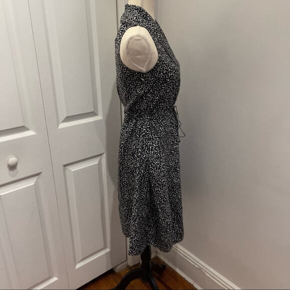 Hugo Boss Black and White Silk Dress size 2 - Picture 9 of 13
